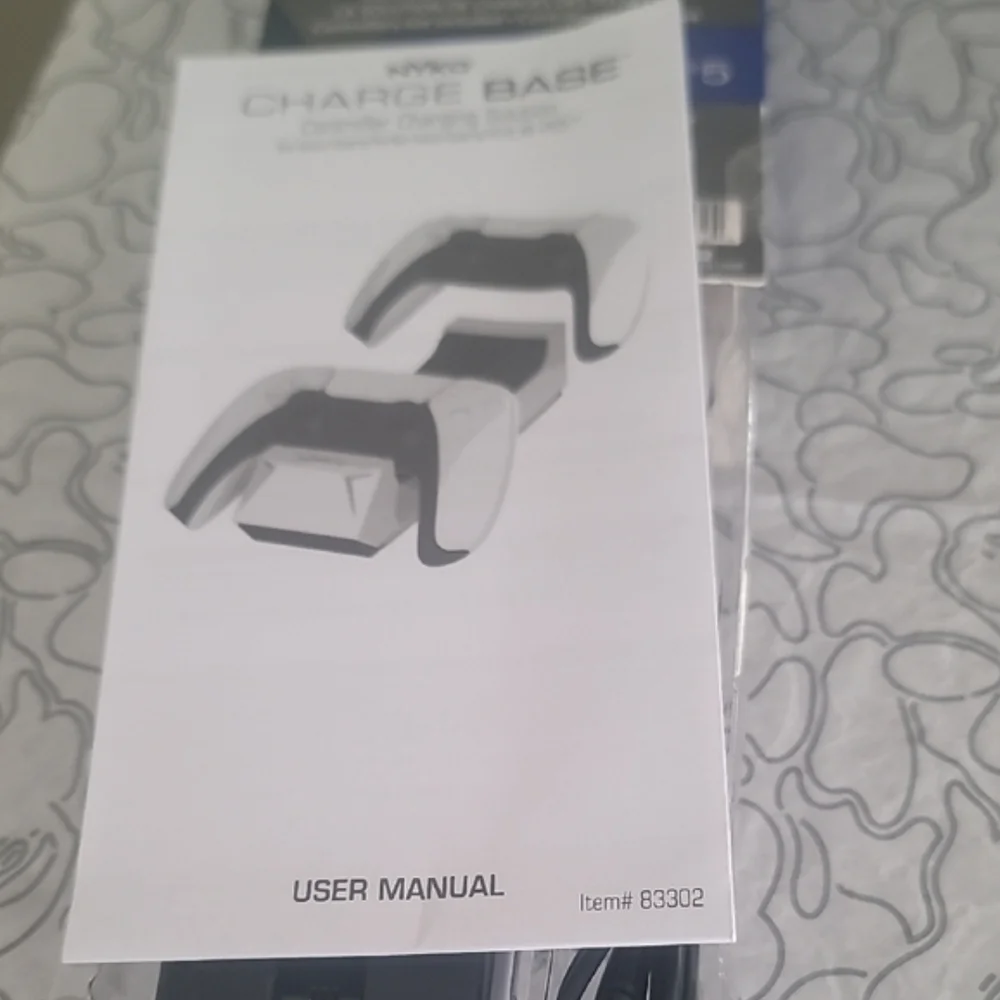 White & Black Charge Base for PlayStation 5